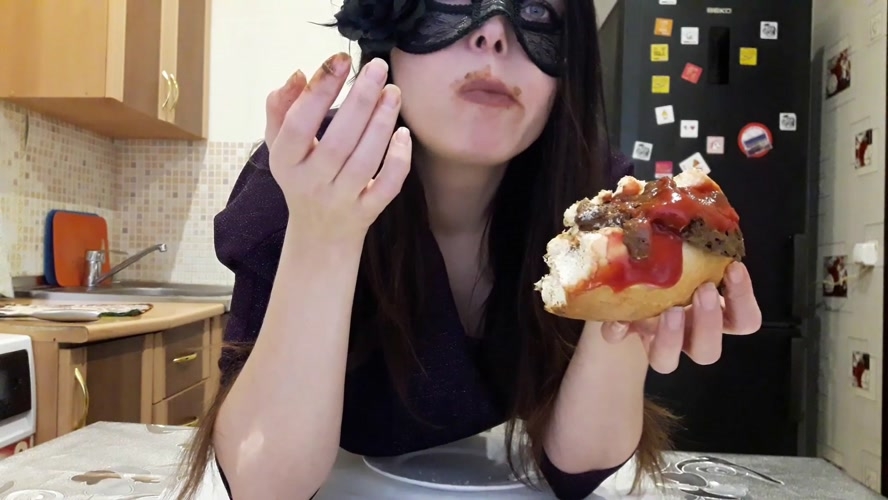 I eat hot dog with shit and ScatLina  2018 [FullHD 1920x1080] [982 MB]