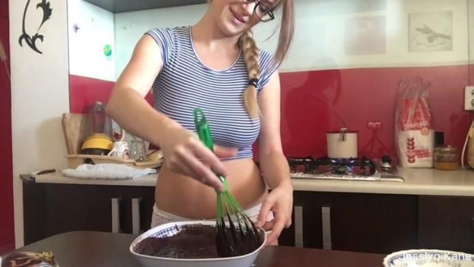 Cooking and tasting a shitty brownie for the first time and JosslynKane 2017 [FullHD 1920x1080] [1.38 GB]