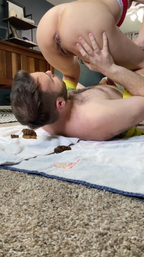 Naughty pig gets to eat lunch and NastyNataliaRose  2021 [UltraHD/4K 2160x3840] [1.37 GB]