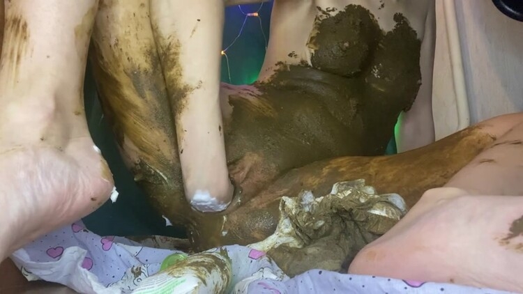 Poop in a diaper and p00girl 2023 [FullHD 1920x1080] [826 MB]