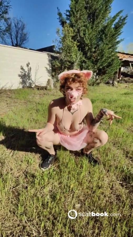 Malafalda Pig Peeing On Lawn P1 2025 [SD ] [17.2 MB]