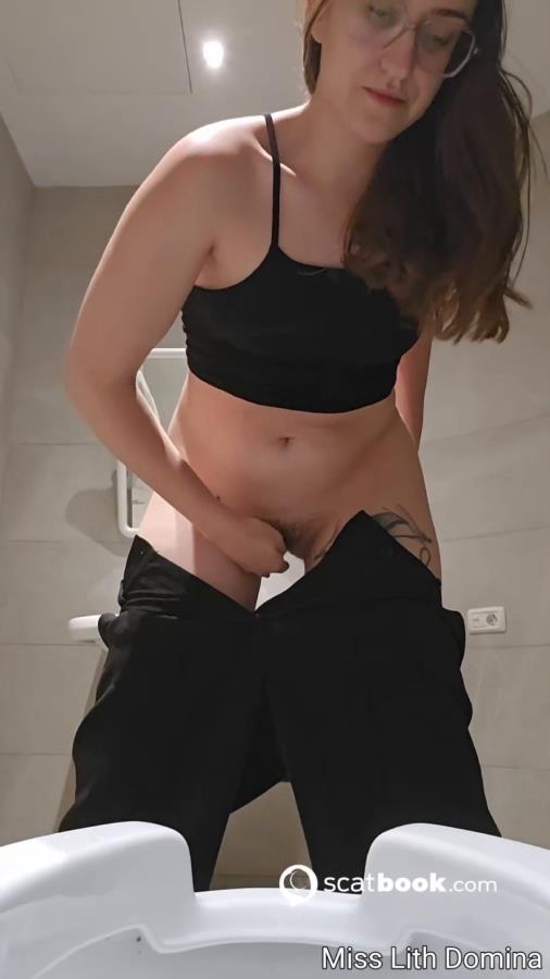 Taking a Shit Dump at the Mall with Miss Lith Domina P1 2025 [SD ] [122 MB]