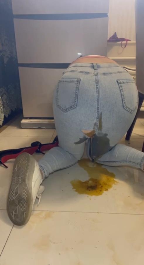 Diarrhea Without Taking Off Jeans, by Hot Chinese Woman. P1 2025 [SD ] [37.3 MB]