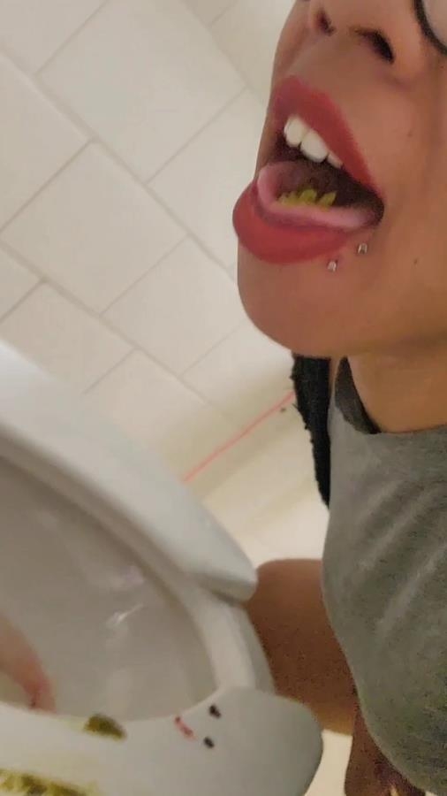 UniElla Public bathroom solo play and DaddyUni21 2025 [SD ] [817 MB]