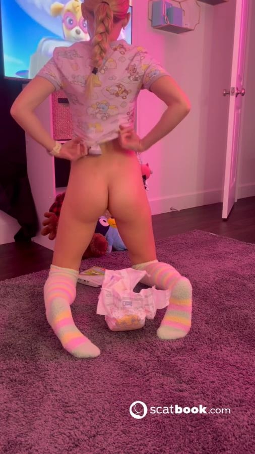 Messing my Huggies then Smooshing it Diaper Poop P1 2025 [SD ] [246 MB]