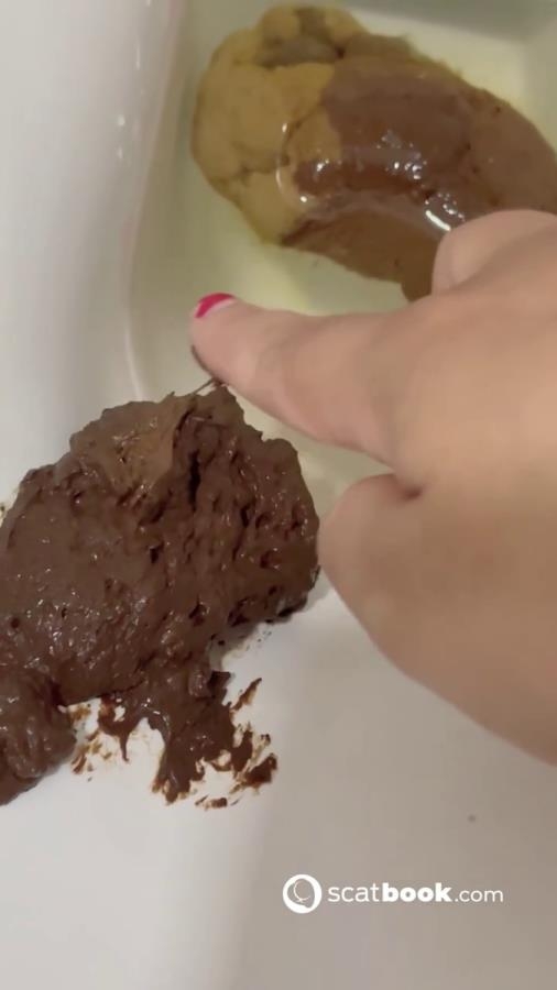 Mabel Aka Casal Fist - Enfiei O Dedo No Coco Que Fiz No Vaso 2026 [SD ] [39.1 MB]