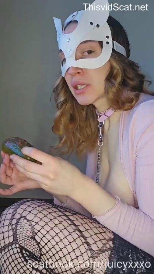 Juicy Shoves a Big Pickle Deep in Her Ass Then Pulls It Out and Eats It Covered in Shit. P1 2026 [SD ] [26.0 MB]