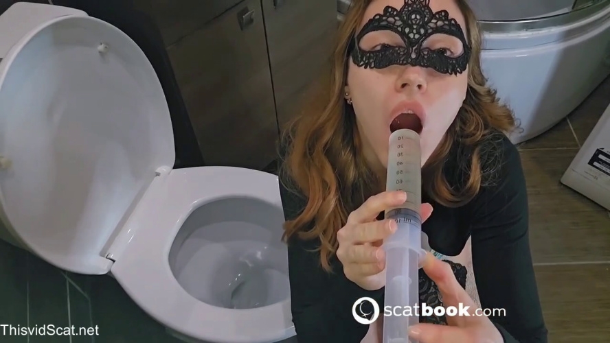Masked Girl Miss Juicy Gulps Down Her Own Pee in a Long Piss Drinking Session. P1 2026 [HD ] [33.0 MB]