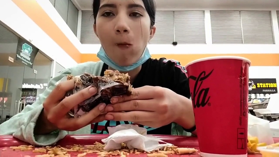 She Eats A Scat Burger 006b38b 2026 [HD ] [114 MB]