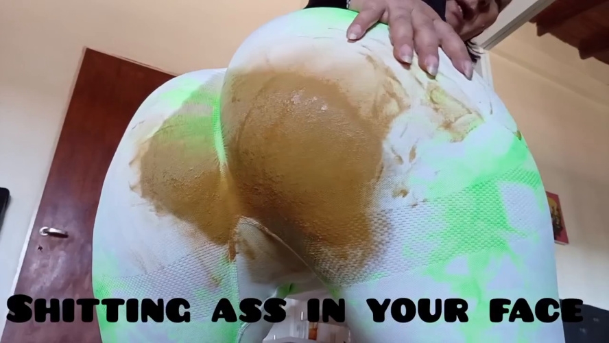 Creamy poop seeping through my leggings and Miamartins 2026 [HD ] [129 MB]