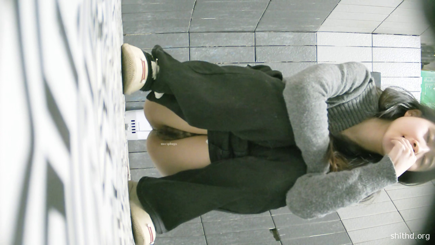 Black Pants Down, Chinese Girl Pees P1 2026 [2K ] [648 MB]